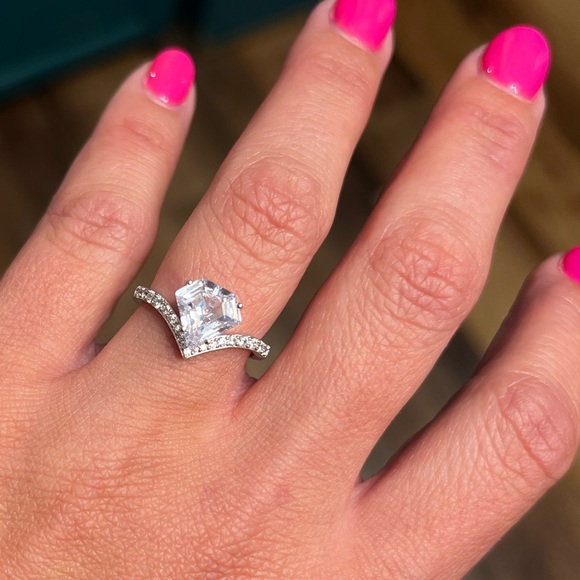 Sterling Silver Chevron Band - Picture 2 of 14